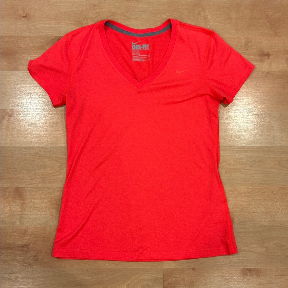 Nike dry fit size small pink T-shirt